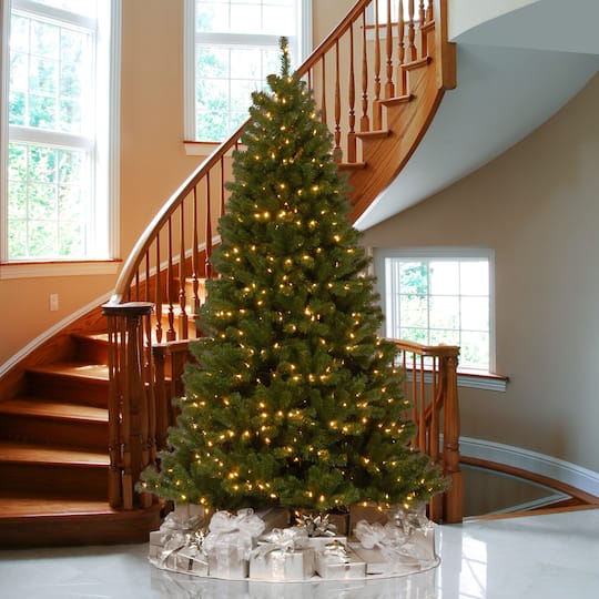 7.5 ft. Pre-lit Hinged North Valley Spruce Medium Artificial Christmas Tree, Clear Lights